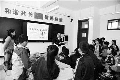 liyl8a23_b.jpg liyl8a23_b.jpg