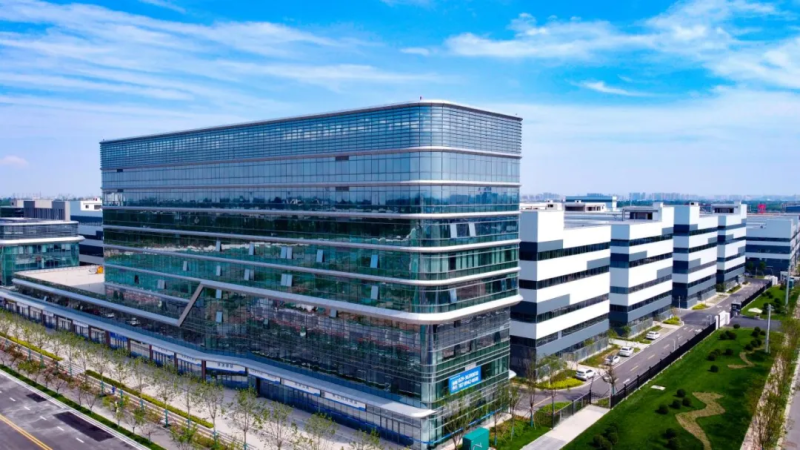 新華社刊發報道《從“黑金”到“綠氫”方向盤上的能源轉型》